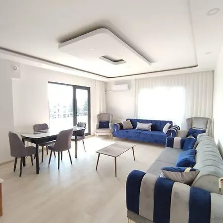 Three-room Apartment, 50 Meters From The Beach Apartamento