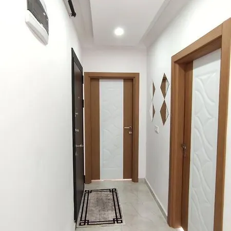 Daire Three-room Apartment, 50 Meters From The Beach *